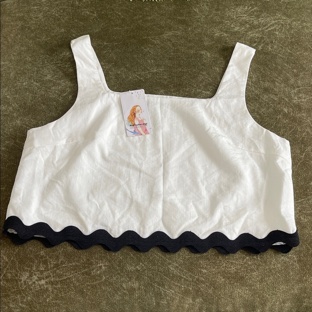 NWT Hot Girl Summer Crop Top White Black Scalloped Hem Twee Coastal Beach Large